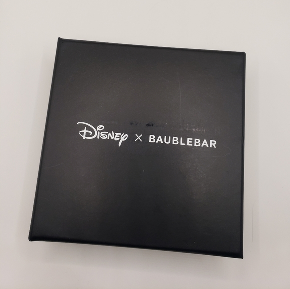 DISNEY X BAUBLEBAR MICKEY & MINNIE SMOOCHING HEART EARRINGS. NIB - Picture 3 of 3